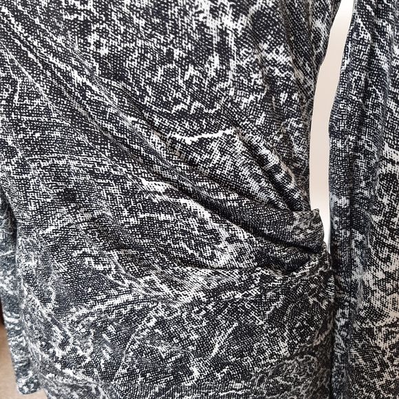 ANN TAYLOR - Rich black and white top for women - Size: S - Picture 4 of 15